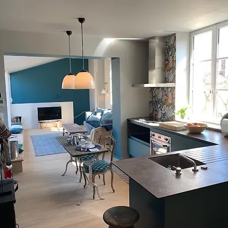 65m2, Terrasse 25m2, Dernier Etage. Apartment Bordeaux