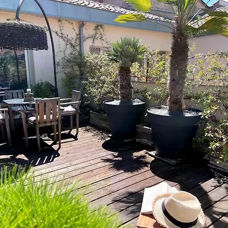 65m2, Terrasse 25m2, Dernier Etage. *