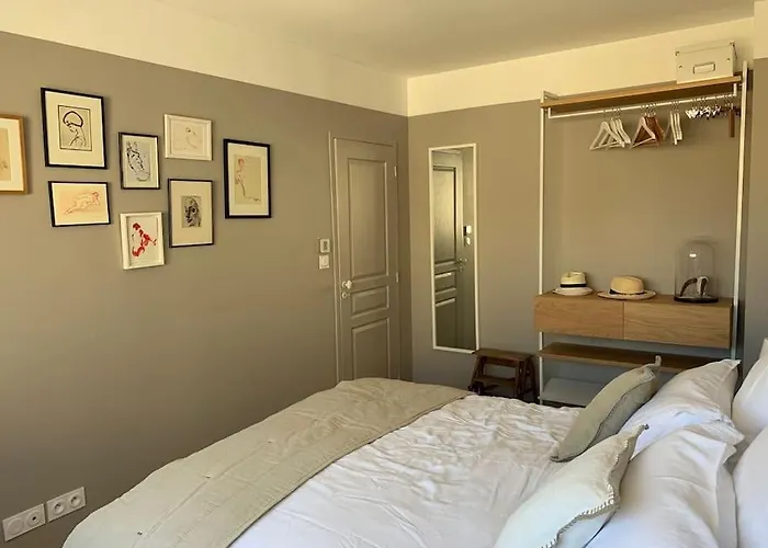 65m2, Terrasse 25m2, Dernier étage. *