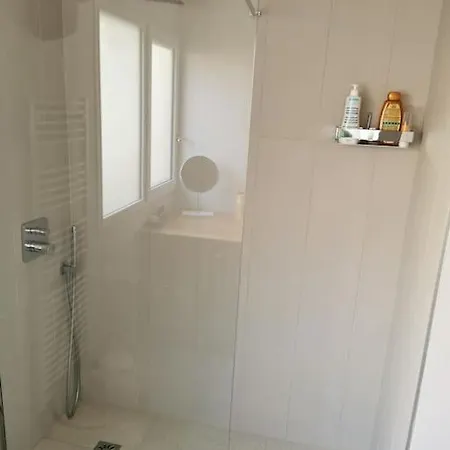 Apartment 65m2, Terrasse 25m2, Dernier Etage. Bordeaux